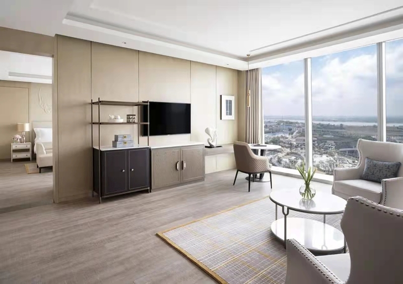 在选择广东五星级酒店家具品牌时，哪些因素最能影响酒店的整体奢华体验？