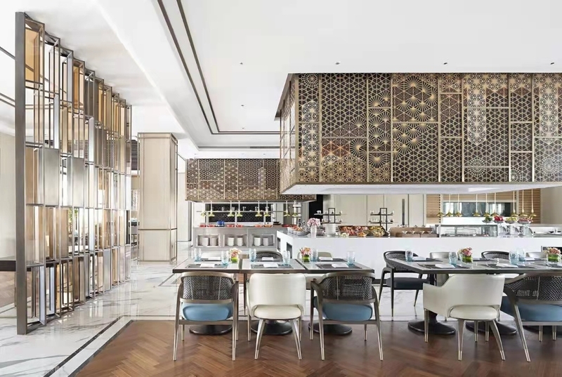 酒店餐厅家具的定制方案可以提供哪些创新设计和功能？