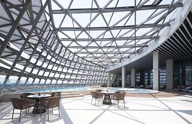 在环保与可持续发展的趋势下，五星级酒店家具制造工厂如何应对挑战？