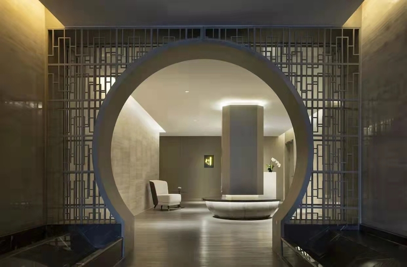 打造奢华体验：五星级酒店VIP套房家具设计指南